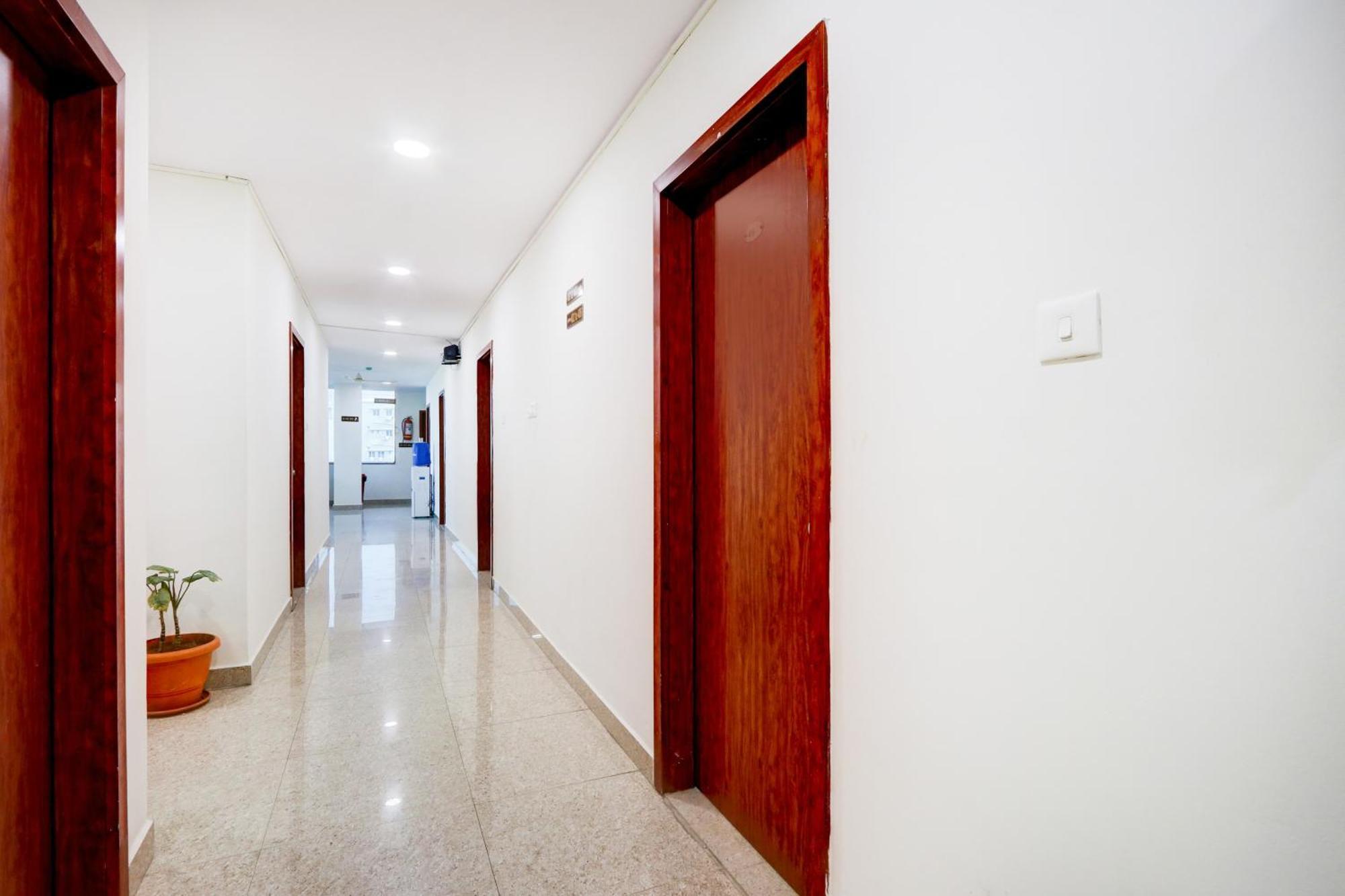 Super Hotel O At Home Hotel Darbar Hyderabad Esterno foto